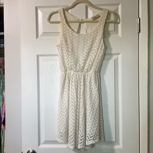 White Lace Open Back Sleeveless Dress